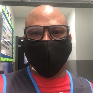 Meet your Posher, Efrain